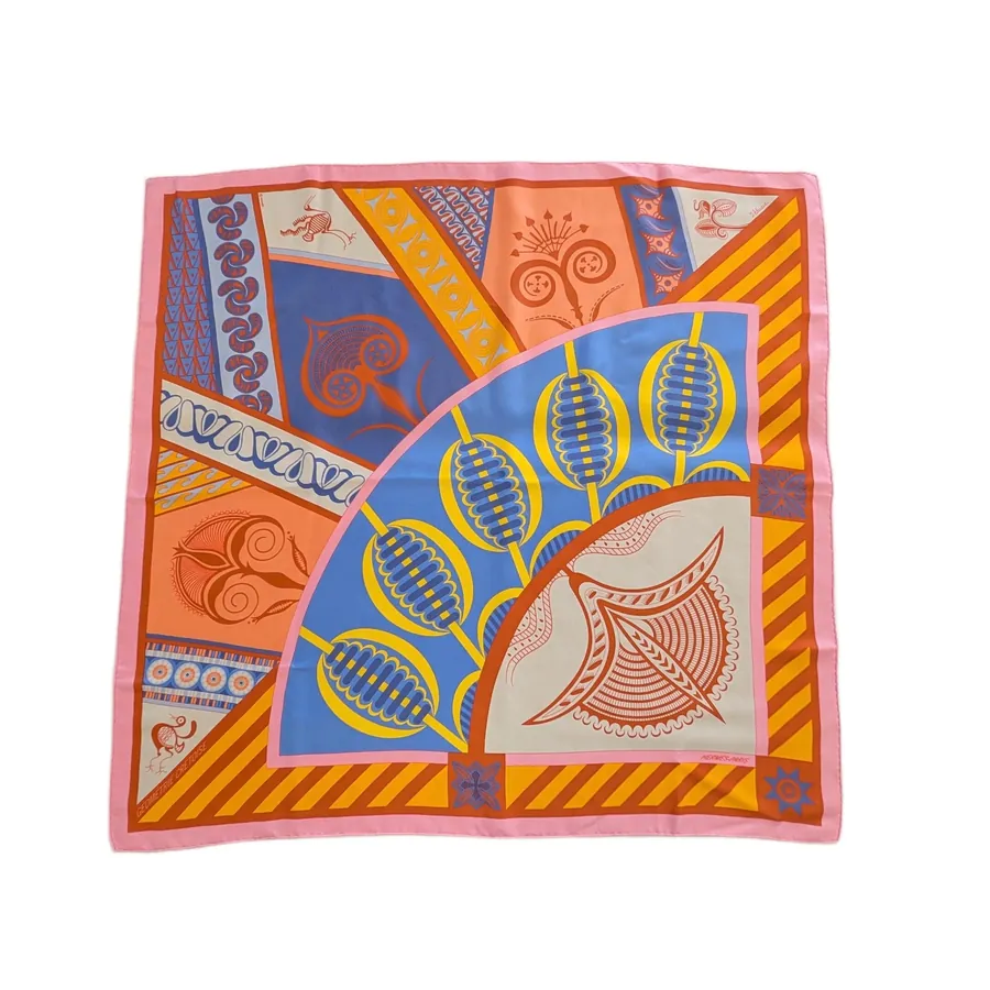Carré Hermès - Géométrie Crétoise