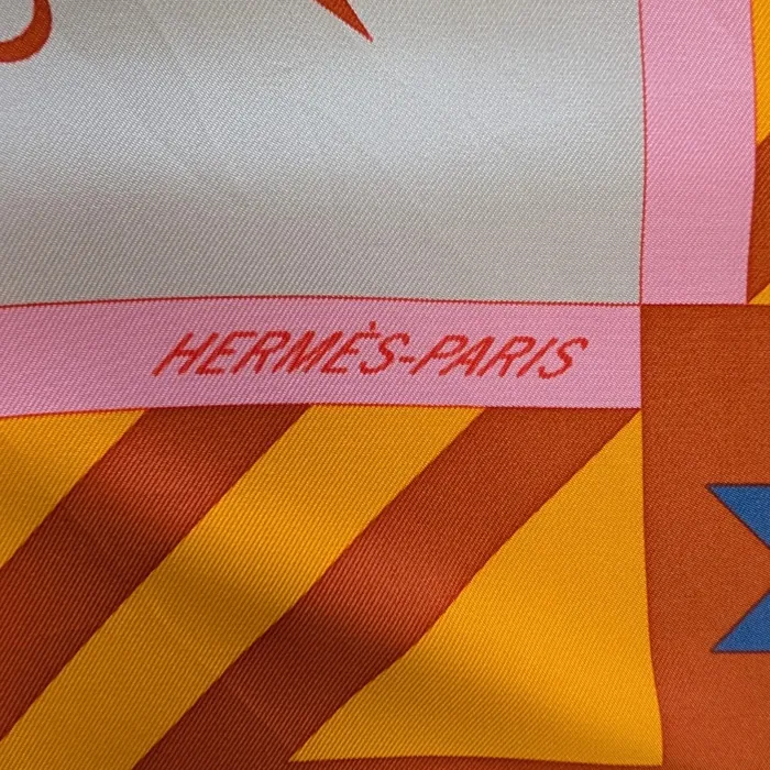 Carré Hermès - Géométrie Crétoise