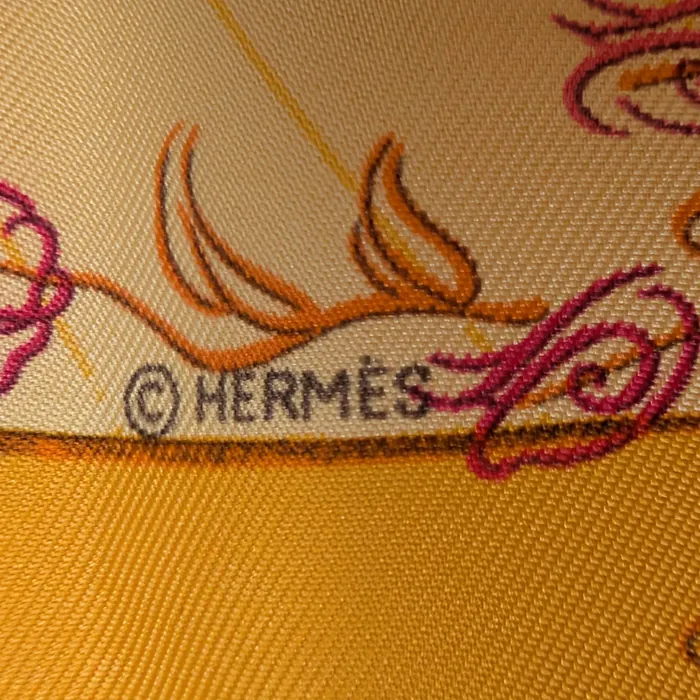Hermès - Carré 45 - Effluves - Jaune